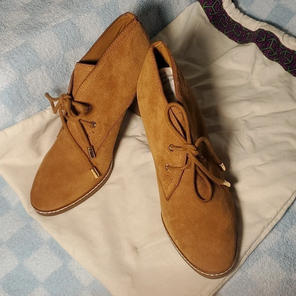 New Tory Burch ‘Hilary’ Suede Tan Brown Suede Ankle Booties Boots Size 8